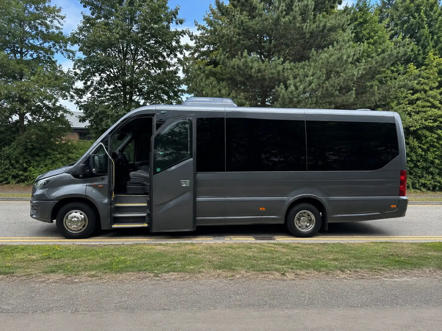 20-seater-minibus-hire-london-side-view