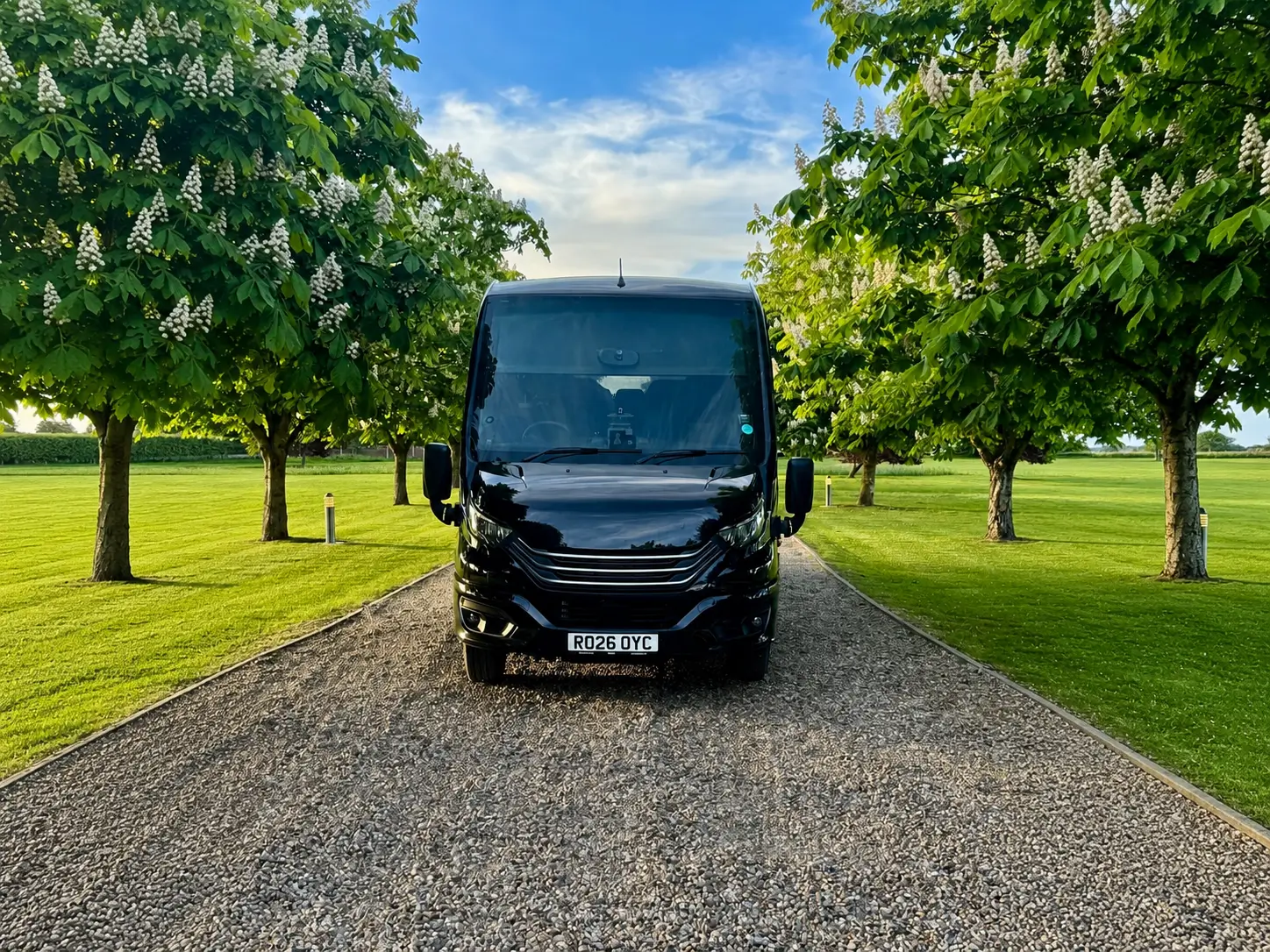 Premium Coach Hire for 30 Passengers in London front