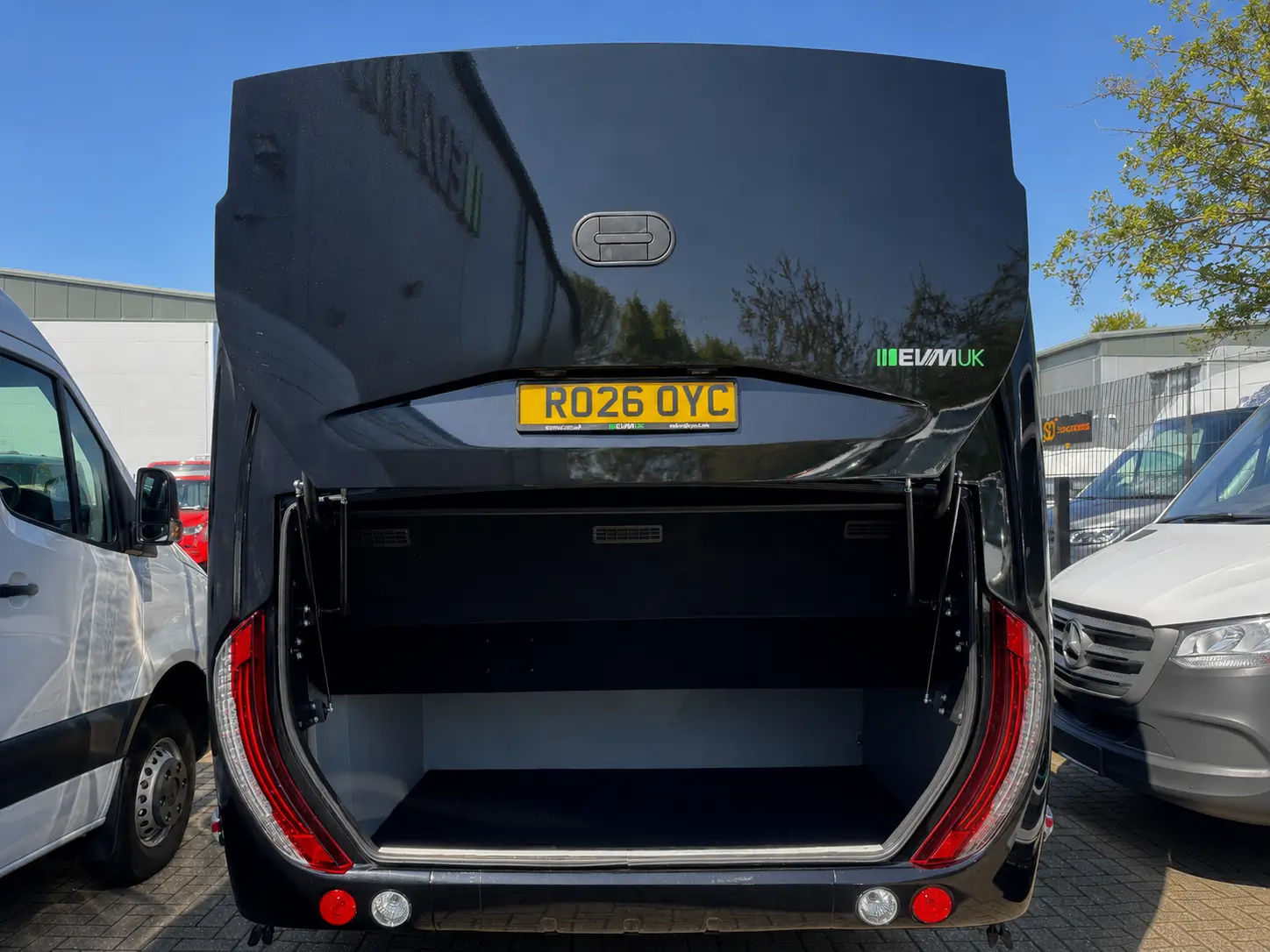 Premium Coach Hire for 30 Passengers in London trunk